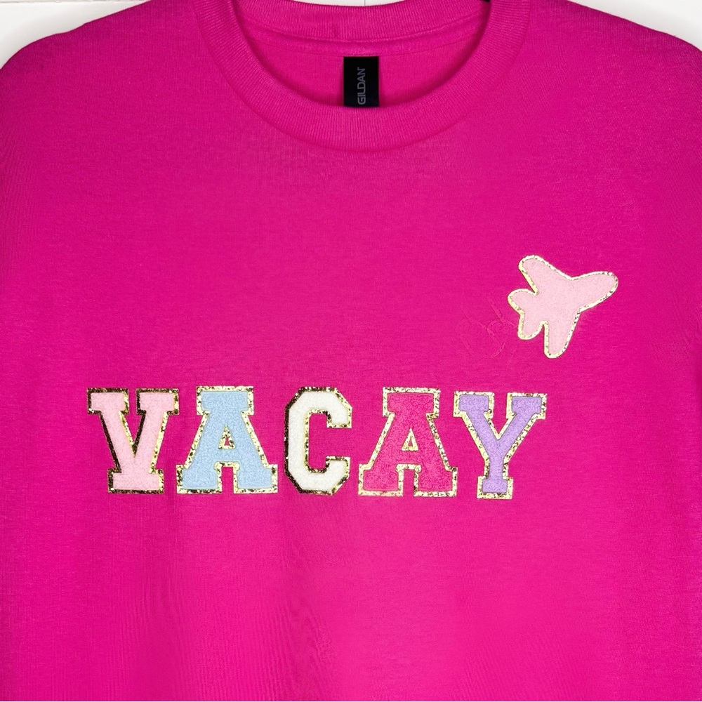 Chenille patch VACAY Tee